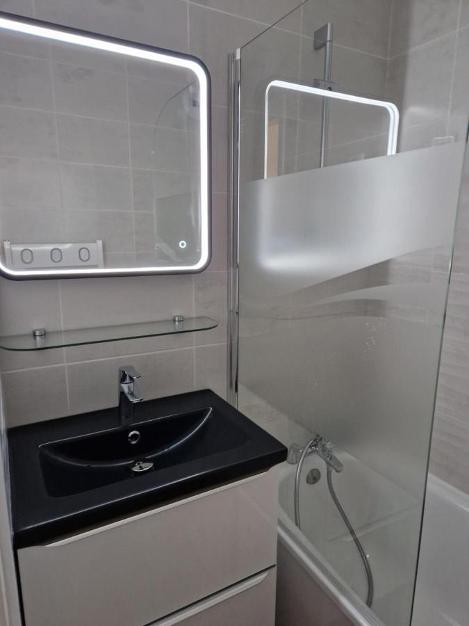 2 Piece Cabine วัลโตรองส์ ภายนอก รูปภาพ